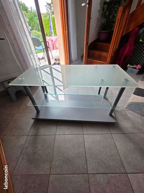 Table TV 15 Ussy-sur-Marne (77)