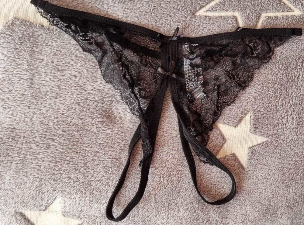 Tr&egrave;s joli string papillon noir Vêtements