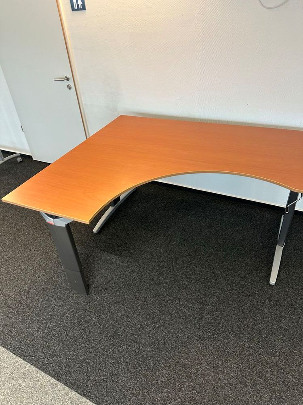 Joli bureau haut de gamme r&eacute;glable Meubles