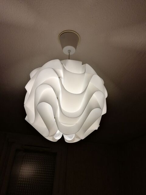 3 lustres :forme lampion, forme ronde & feuilles tombantes 4 Nice (06)