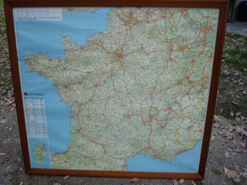 Carte de France  113,5cm x 104cm x 2,5cm 65 Castres (81)