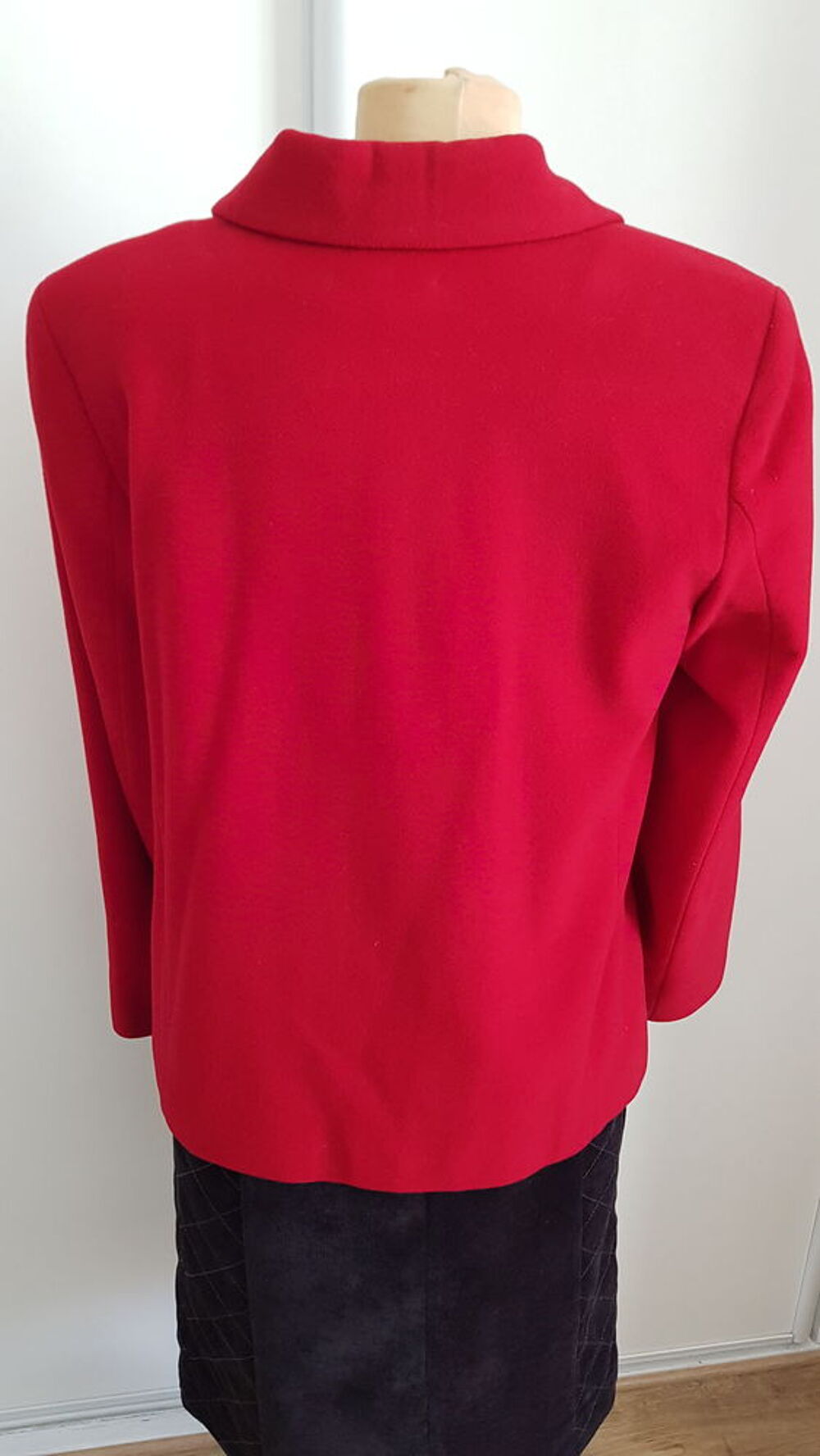 Veste 80 % laine Taille 42 (&eacute;tat neuf) Vêtements