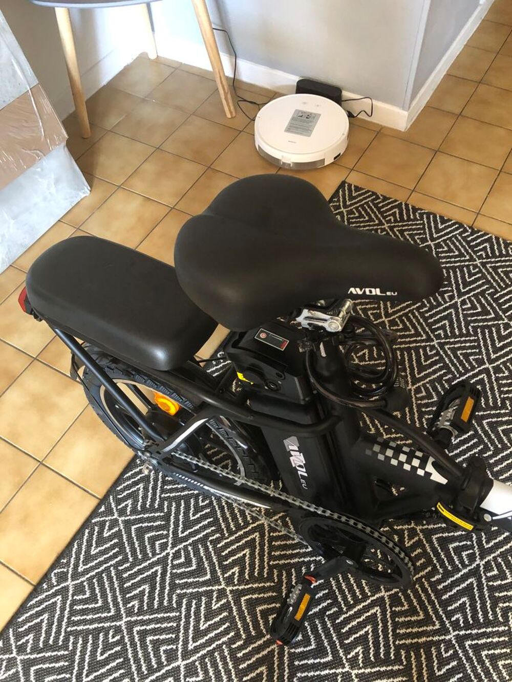 V&eacute;lo &eacute;lectrique pliable d&eacute;brid&eacute; 32 km/h Vélos