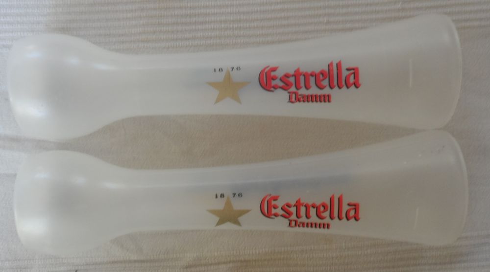 2 grands gobelets Cerveza Port Aventura en plastique H 30,5 Cuisine