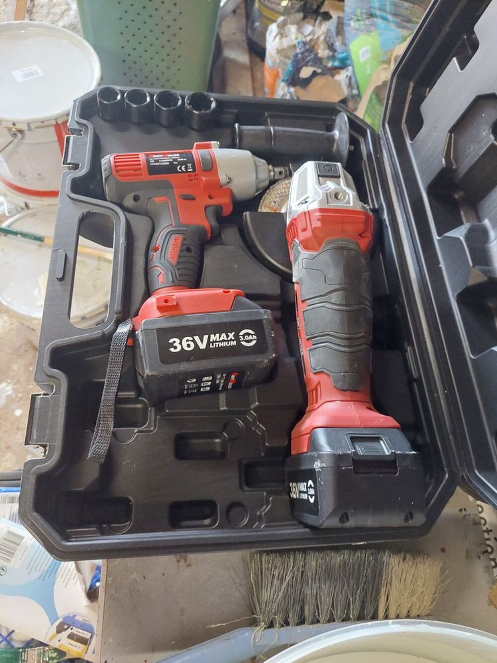 meuleuse et cl&eacute;s choque a batterie Bricolage