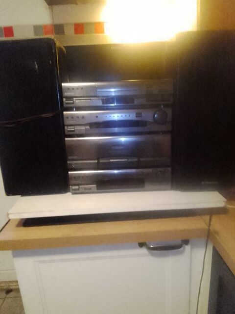 une cha�ne musicale 200 watts 50 Saint-Cyr-sur-Loire (37)