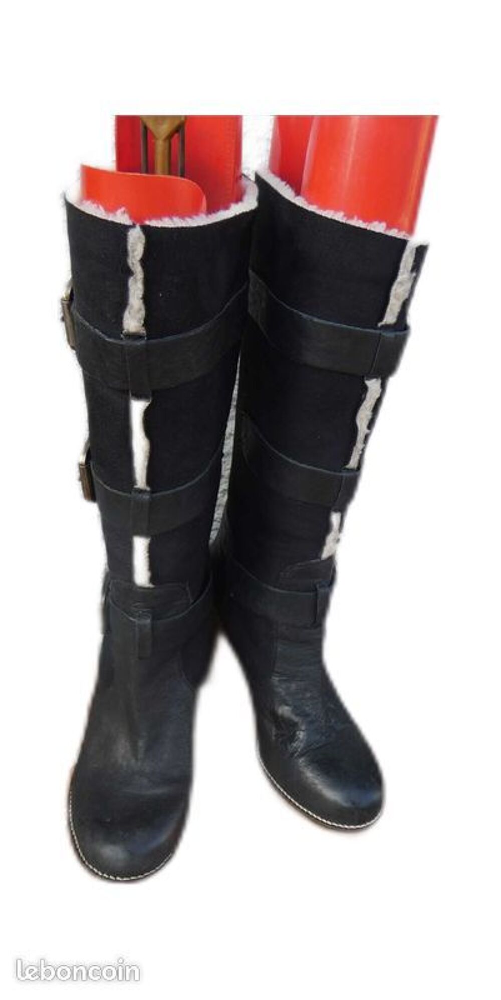 Bottes T. 39 cuir et peau fourr&eacute;es Chaussures