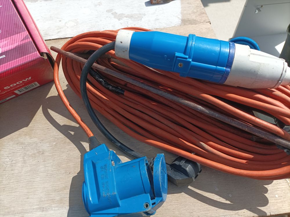 convertisseur pour camping car sinus 500 watts 
et rallonge Bricolage