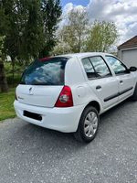 Clio II Clio 1.5 dCi 65 Campus Authentique 2008 occasion 79370 Mougon