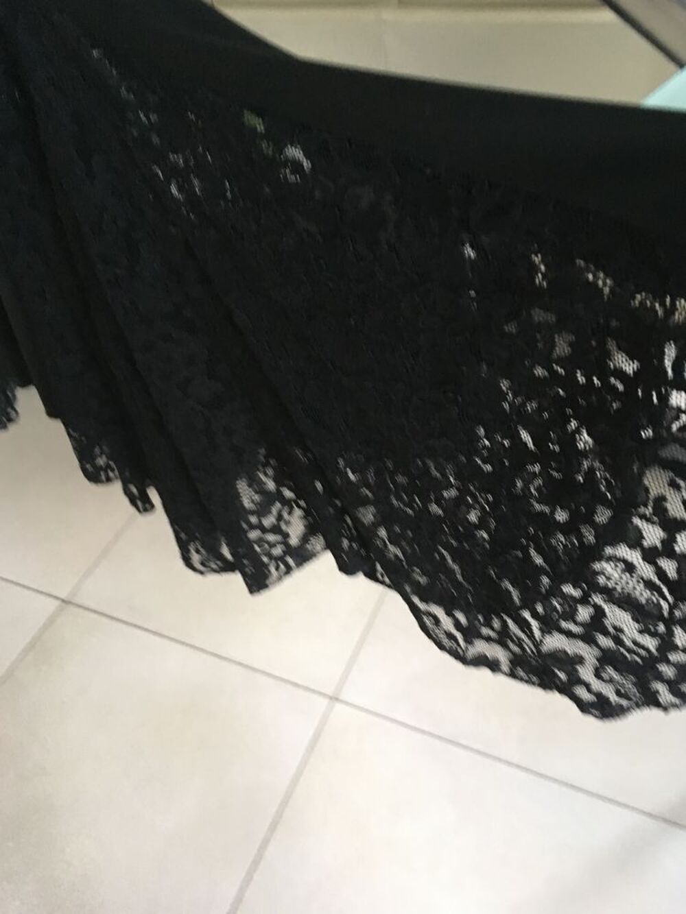 jupe tr&egrave;s habill&eacute;e noire de marque Isabel de P&eacute;dro Vêtements