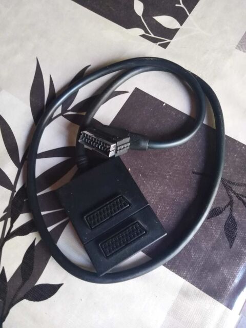 Multiprise p�ritel 2 entr�es longueur 1m25 2 Avermes (03)