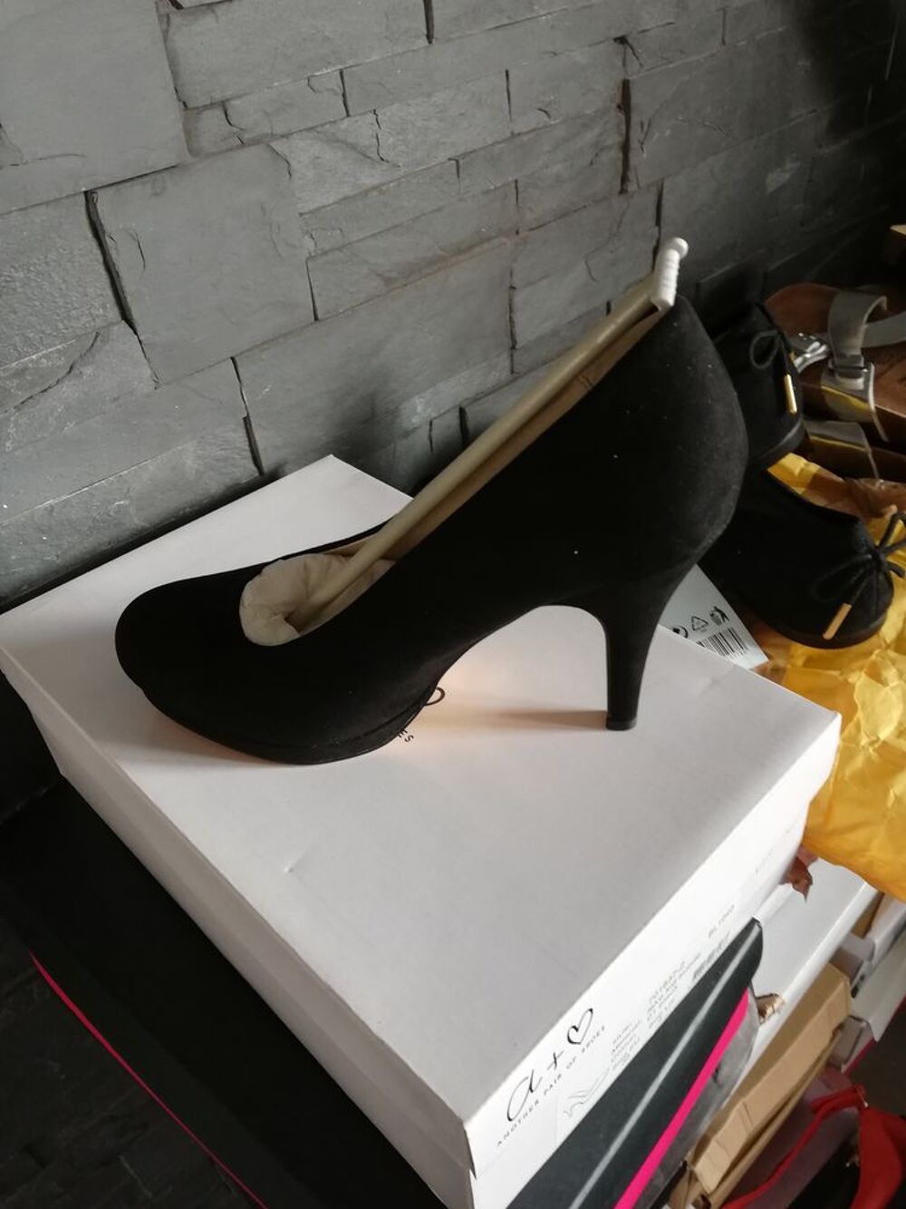 Important stock Chaussures neuves femme point. 37 Chaussures