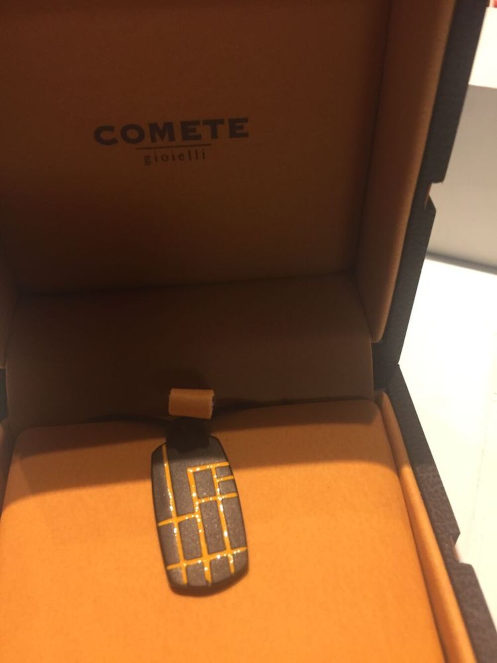 collier marque com&egrave;te UGL 218 Bijoux et montres