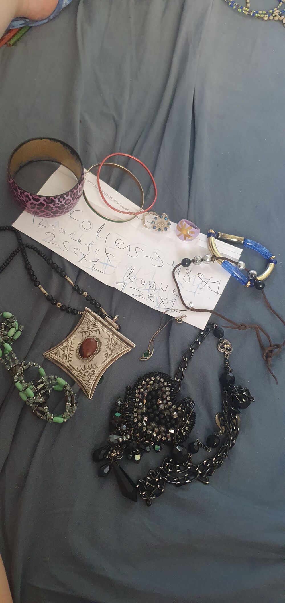 Je suis Audrey je mes bijoux collier bracelet bague Bijoux et montres