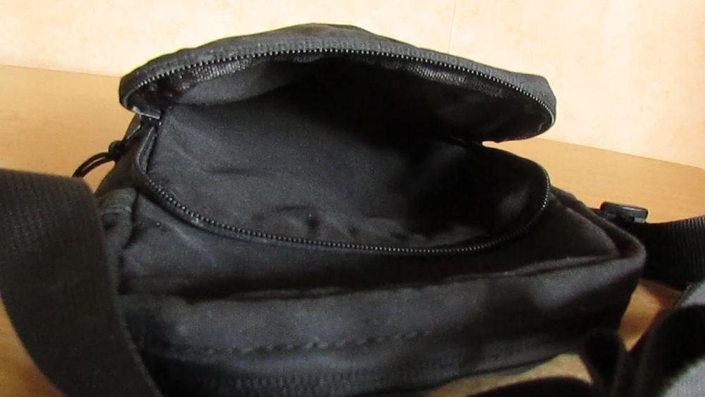 Sacoche &agrave; bandouli&egrave;re noire 5 compartiments Maroquinerie