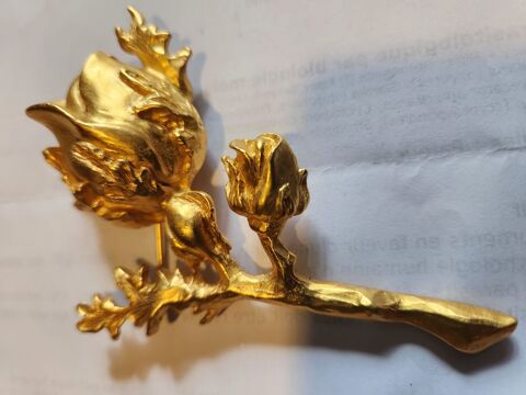 Broche Rose dor�e 95 Vigneux-sur-Seine (91)