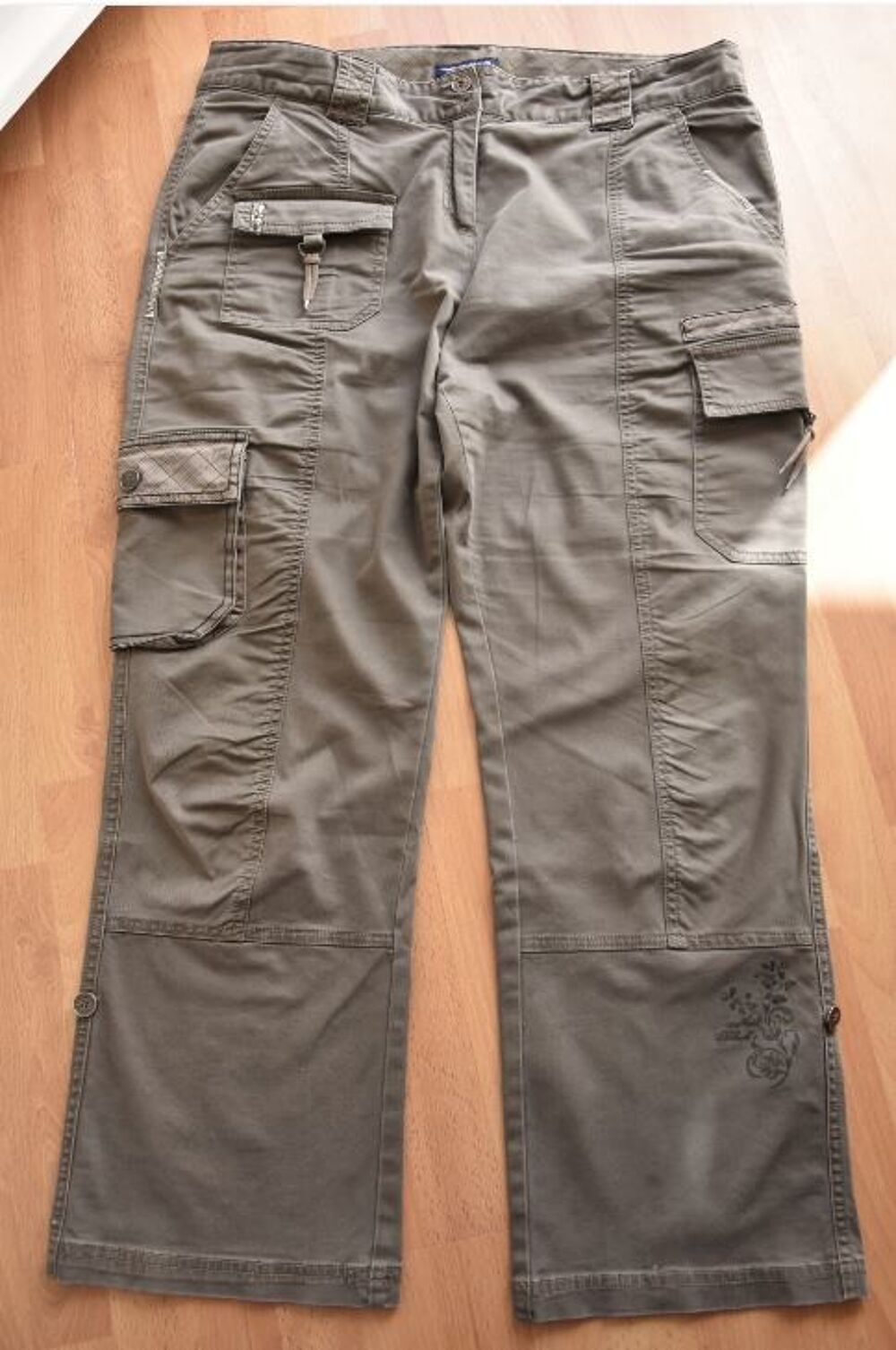 Terre de marins. PANTALON. Taille 44. Etat Neuf. Vêtements