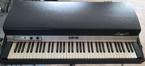 Piano Fender Rhodes  Mark 1 
3500 Guise (02)