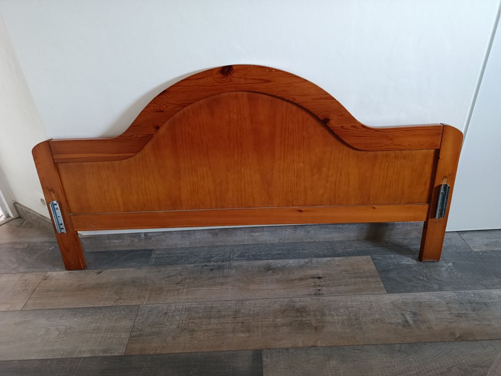 Armoire, t&ecirc;te et pied de lit, chevets Meubles