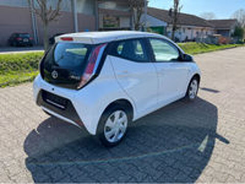 Aygo 1.0 VVT-i x-cite Blanc (3 CV) 2017 occasion 20260 Calvi