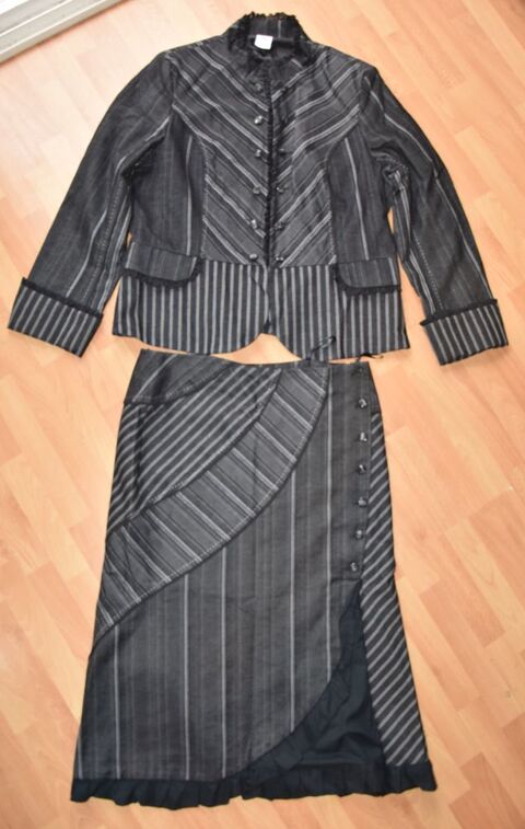 NEUF. Tailleur 42/46. Jacqueline RIU. NEUF. 50 Gujan-Mestras (33)