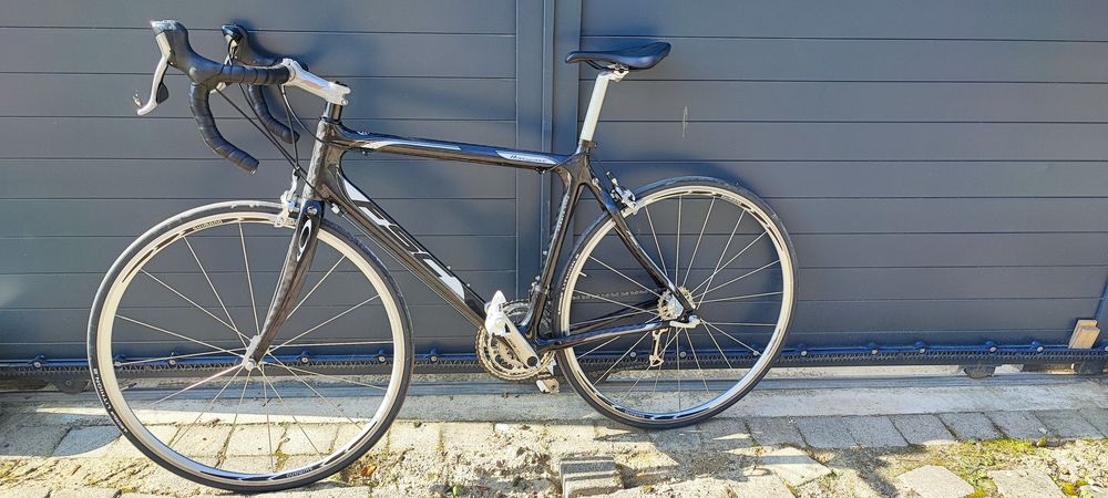 V&eacute;lo route Fsc hurricane "full carbone" Sports