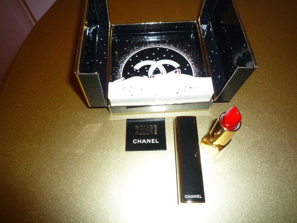 ECRIN ROUGE A LEVRES CHANEL NEUF ET EMBALLE 