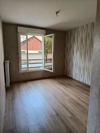  Appartement à louer 3 pièces 63 m²