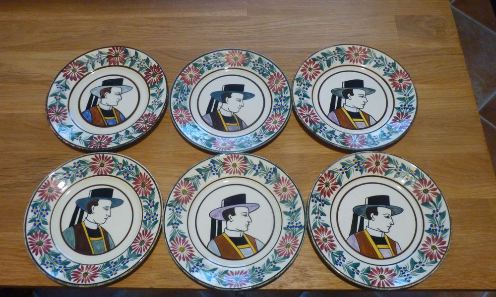 Assiettes &agrave; dessert Henriot Quimper D�coration