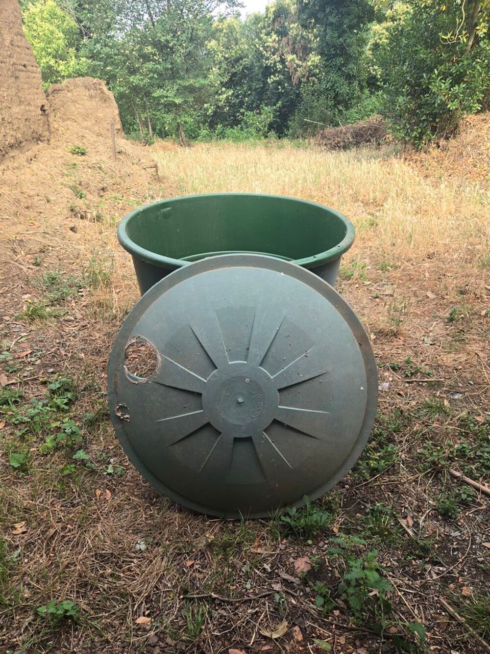 2 r&eacute;cup&eacute;rateurs d'eau de pluie cylindriques verts 500L et 40 Jardin