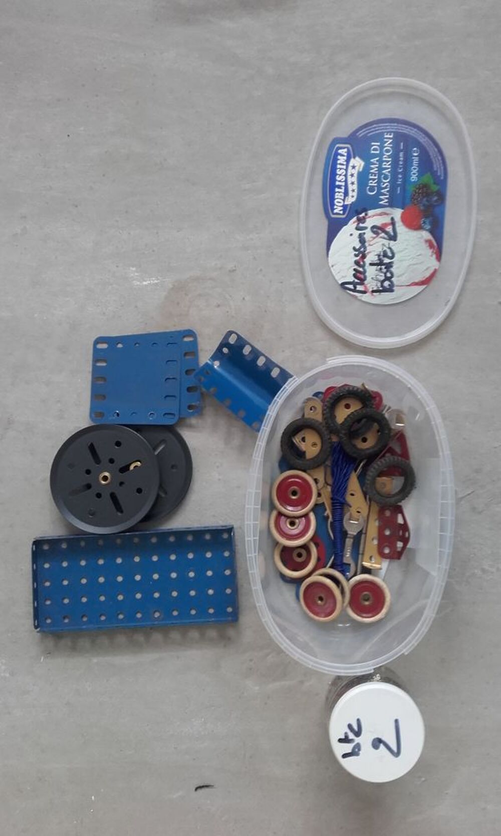 Lot 4 boites Meccano compl&egrave;tes ann&eacute;e 60 + pi&egrave;ces en vrac Jeux / jouets