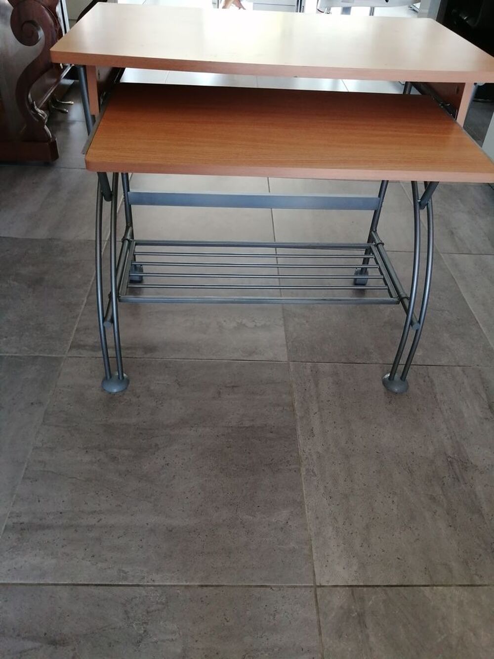 Petit bureau pour ordinateur, peut convenir &agrave; tous le monde Meubles