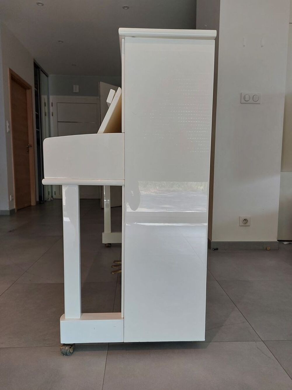 Piano droit HOHNER blanc laqu&eacute; (acoustique) Instruments de musique