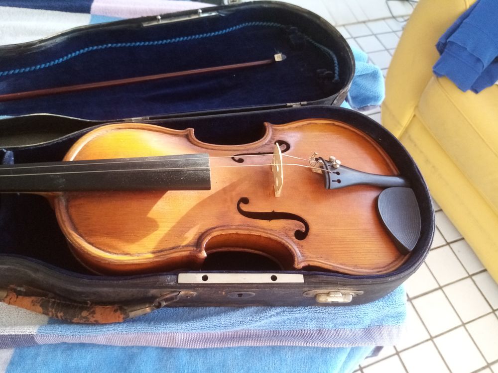 violon stradivarius, bon &eacute;tat, voire photos Instruments de musique