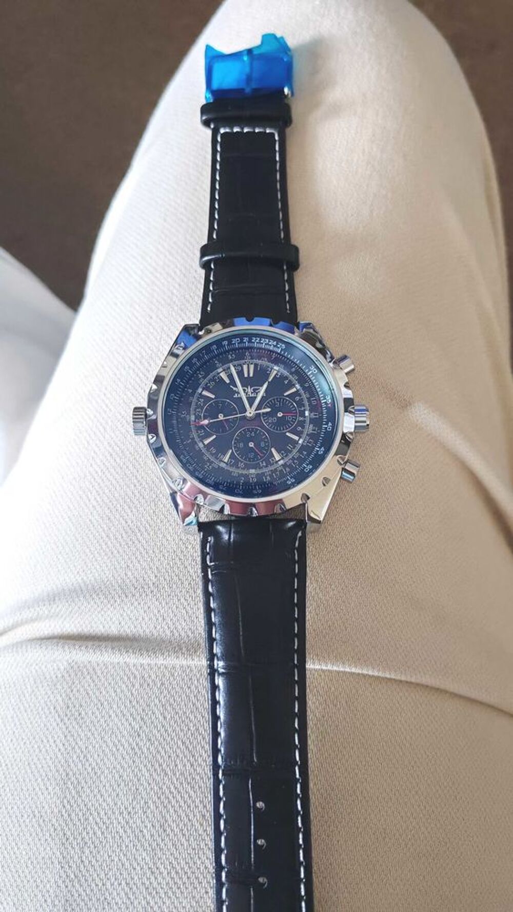 Montre Jaragar €" Chronographe €" Cadran bleu €" Tr&egrave;s bon &eacute;tat Bijoux et montres