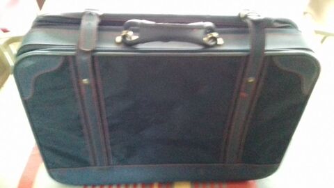 Valise  bleue 20 Meyzieu (69)