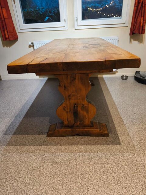 Table bois massif 300 Saint-Pierre-en-Faucigny (74)