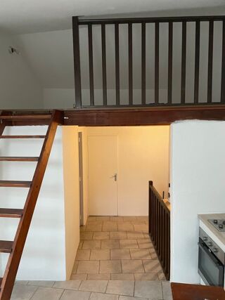 Location Appartement T2 plus Mezzanine à  TRETS (13530) Trets
