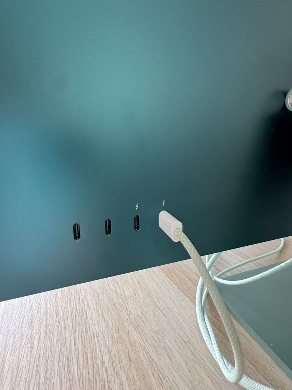 iMac 24 pouces (2023) - Puce M3 - 512 Go SSD - Tr&egrave;s bon &eacute;tat Matériel informatique