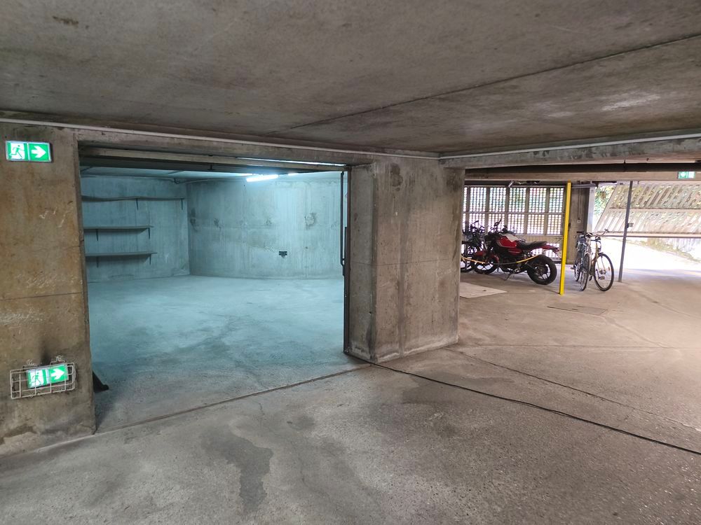 Vente Parking/Garage Europole. box fermé 26m2. Option voiture électrique Grenoble