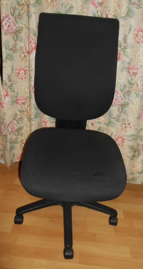 fauteuil ou chaise de bureau noir  roulettes  15 Ervy-le-Chtel (10)