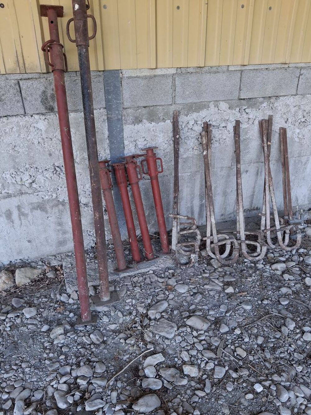 lot serre joints et etais de maconnerie Bricolage