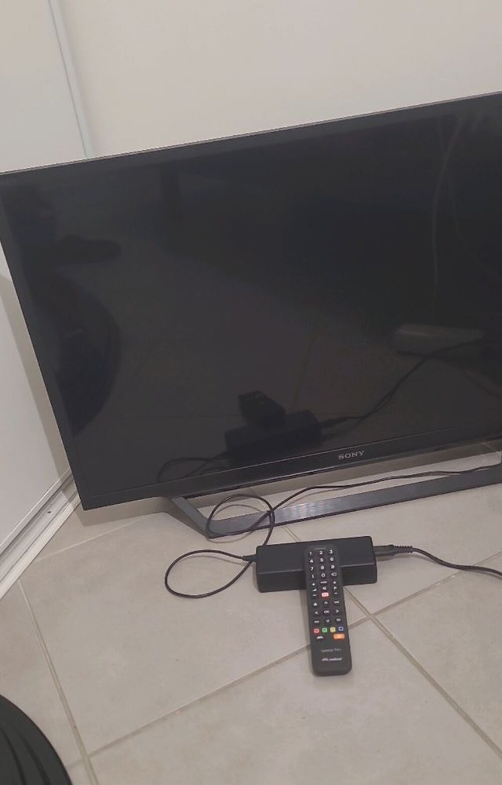 TV LED SONY 82 CM Audio et hifi