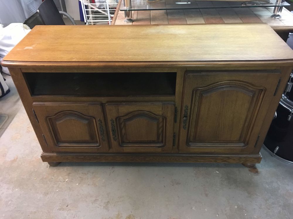 Buffet massif d'occasion - style ann&eacute;e 80 Meubles