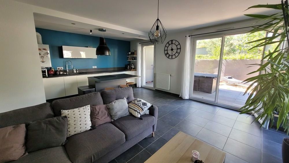 Location Appartement appartement T3 de 65 m² Lyon 69008 Lyon 8
