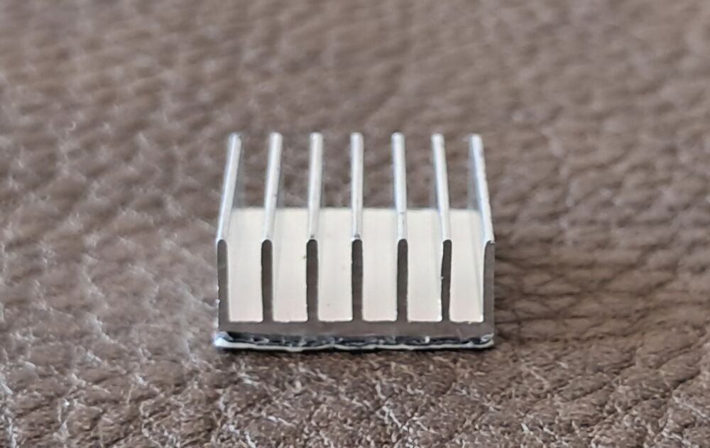 lot de 94 dissipateur thermique aluminium 
2 tailles Matériel informatique