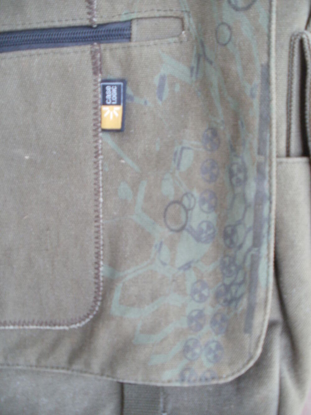 Grand sac &agrave; rabat CASE LOGIC pouvant servir de cartable, kaki Maroquinerie