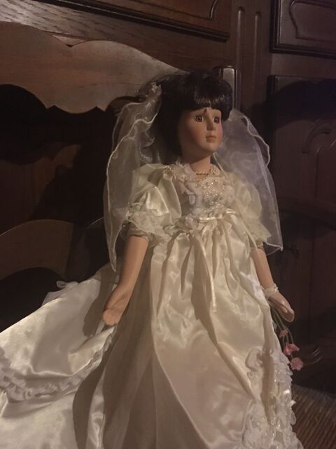poupee mariage porcelaine v�ritable 40 Saint-Julien-les-Rosiers (30)