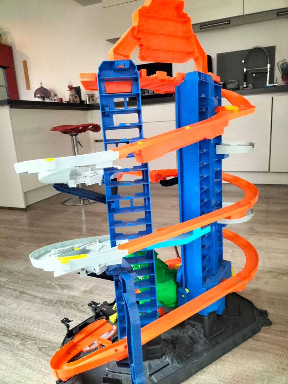 Ultimate Garage multi-niveaux dinosaure Jeux / jouets