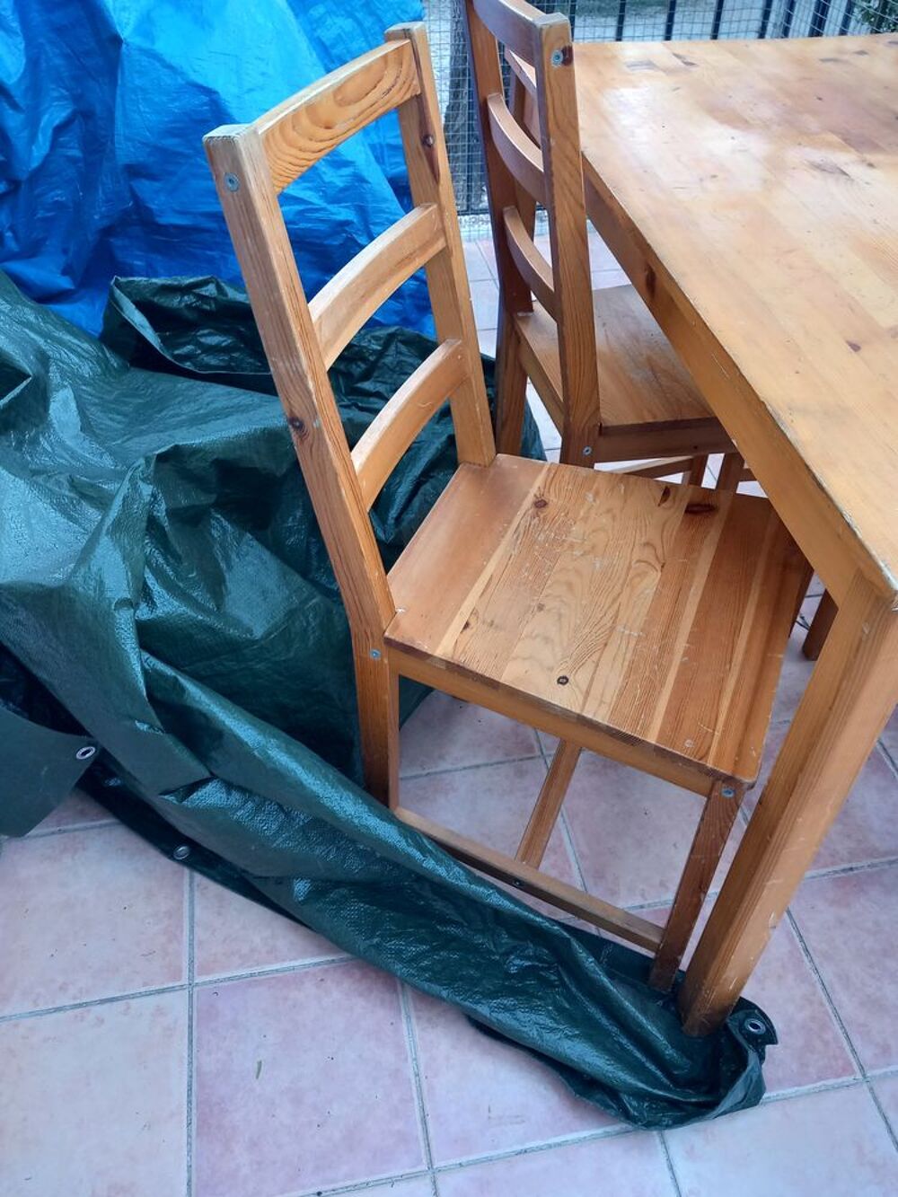 Table chaises en pin Meubles